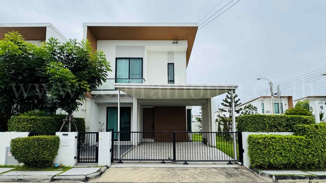 ลดราคา บ้านแฝด โคโม่ เบียงก้า บางนา หลังมุม ใกล้เมกาบางนา