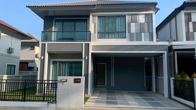 บ้านเช่า 3 ห้องนอน 3 ห้องน้ำ ในหมู่บ้านกาญจน์กนกวิลล์ 22 สารภีค่าเช่า 20,000 บาท/เดือนขนาดที่ดิน 55 ตารางวาบ้านเช่าพร้อมเข้าอยู่ เหมาะสำหรับครอบครัวที่ต้องการความเป็นส่วนตัวและการเดินทางที่สะดวก ตัวบ้านโปร่ง สภาพดี มีพื้นที่ใช้สอยครบครันรายละเอียดบ้าน3 ห้องนอน3 ห้องน้ำห้องรับแขกที่จอดรถอยู่ในโครงการหมู่บ้าน มีระบบรักษาความปลอดภัยทำเลและสถานที่ใกล้เคียงใ