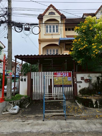 ขายทาวน์โฮม 23วา. 4 ห้องนอน 3 ห้องน้ำ  หลังมุม  หมู่บ้านป้อมปราการ พระสมุทรเจดีย์ บ้านสวยพร้อมอยู่ คุ้มเกินราคา   ZTK294