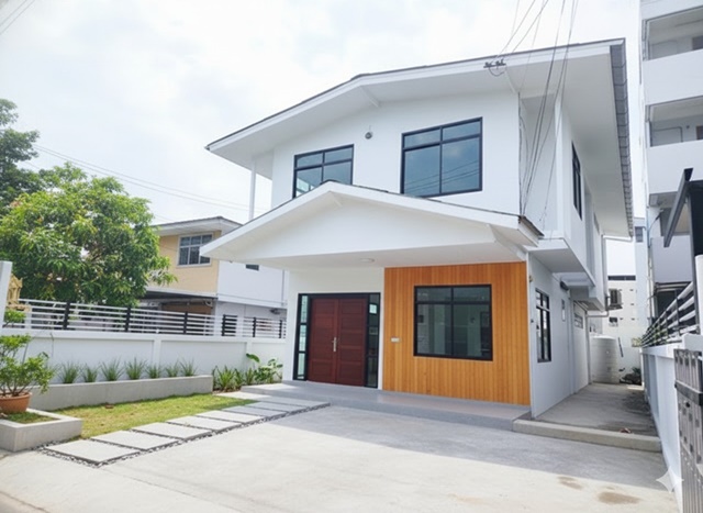 ทำเลสุขุมวิท 64-68 ใกล้ BTSอุดมสุข499ม. True Digital Park 600 ม. ให้เช่าบ้านเดี่ยว 2 ชั้น 7-11 50ม.  52ตร.วา  210 ตร.ม. 