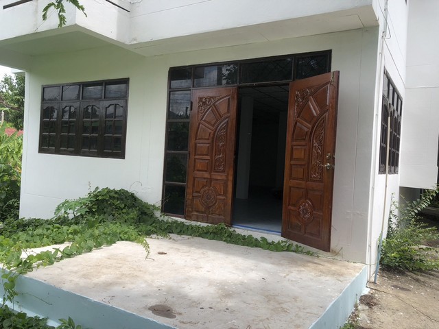 หนาวนี้ดูซื้อทรัพย์เล็งขาย บ้านปูน 1 ชั้น ต.บางเลน อ.บางใหญ่ 100 วา แหล่งเจริญ  นนทบุรี เนื้อที่ ราคาคุยได้ค่ะ