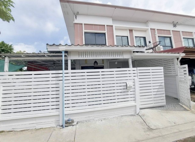 ด่วน ขาย  เช่า J Town Sukhumvit  Praksa : เจ ทาวน์ สุขุมวิท  แพรกษา ถ. แพรกษา ตำบล แพรกษา อำเภอเมืองสมุทรปราการ สมุทรปราการ