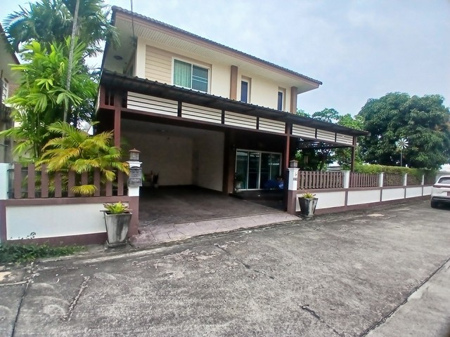 ขายบ้านเดี่ยว 2 ชั้น ในเขตห้วยกะปิ อ.เมือง จ. ชลบุรี ( หลังริม )