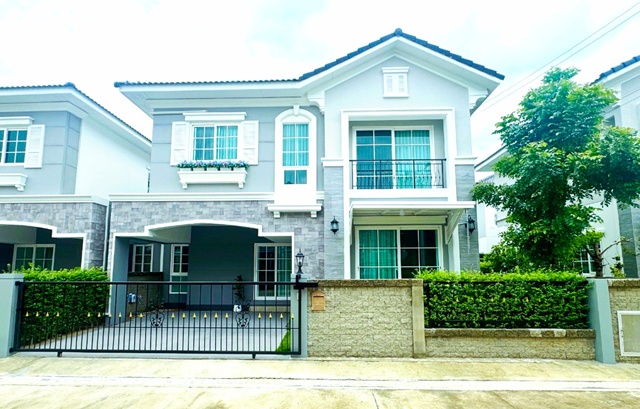 ทำเลสุขุมวิท สำโรง-เทพารักษ์ BTS สำโรง 1.1 กม. ให้เช่าบ้าน 2 ชั้น หรูหราสไตล์อังกฤษ 36 ตร.วา.150 ตร.ม. 4นอน 3 น้ำ เซนต์แอนดรูว์ส 2.4 กม. 