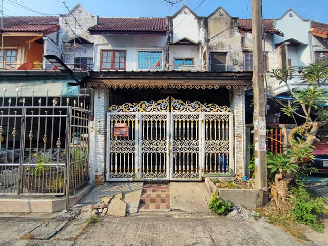 ขายทาวน์เฮ้าส์นวมินทร์ บางกะปิ หมู่บ้านยลประภา โพธิ์แก้ว ซ.4 พิเศษสุดคุ้ม   