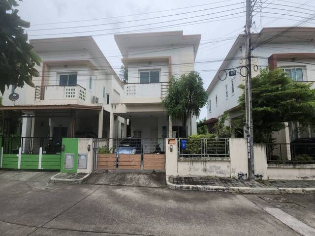 ขายบ้านแฝด 2 ชั้น หมู่บ้านเมโทรพาร์ค ต.ทุ่งสุขลา อ.ศรีราชา จ.ชลบุรี