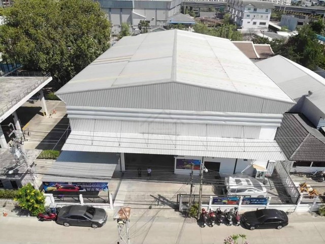 ให้เช่าโกดังสำนักงาน 290 ตรว. 1,300 ตร.ม. ย่านถนนรามอินทรา ใกล้ทางด่วนรามอินทรา-อาจณรงค์