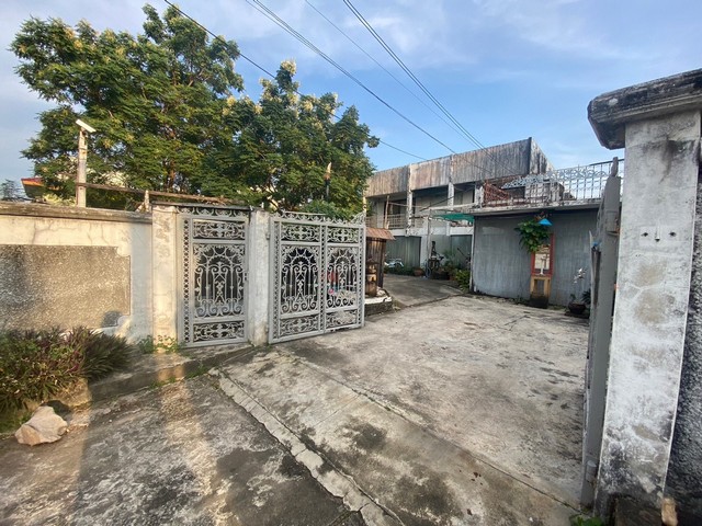 ขายที่ดิน นวมินทร์ 81  เนื้อที่ 237 ตารางวา พร้อมสิ่งปลูกสร้างบึงกุ่ม กรุงเทพ