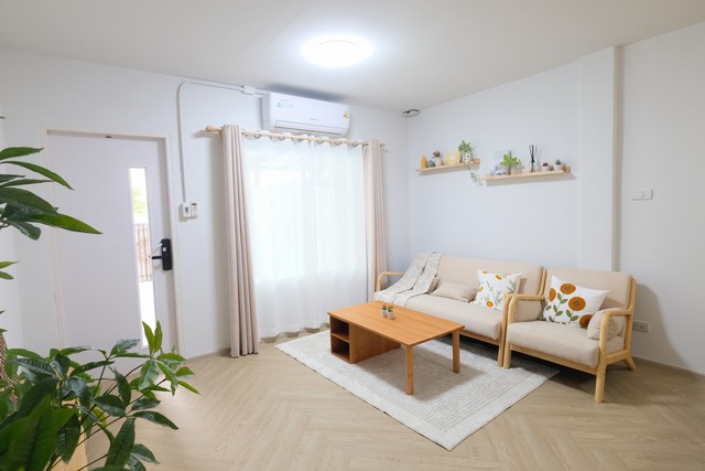 ขายทาวน์โฮม Fully furnished Minimal Cozy พร้อมเข้าอยู่ ใกล้ ถ.สุขุมวิท พัทยา