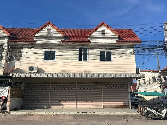 ขาย/เช่า อาคารพาณิชย์ 2 คูหา สายกลางทุ่ง ต.เนินพระ อ.เมือง จ.ระยอง   ในตัวเมืองระยอง เหมาะสำหรับทำธุรกิจ