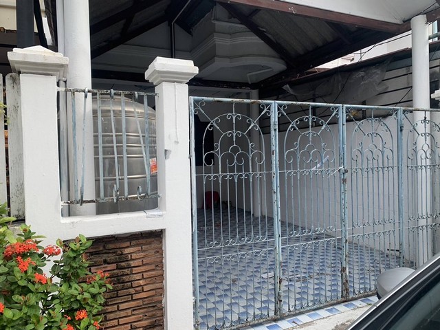 ให้เช่าทาวน์เฮ้าส์หมู่รามอินทรา 71 ซอยคู้บอน 27 แยก 46 พร้อมอยู่ ราคาถูก