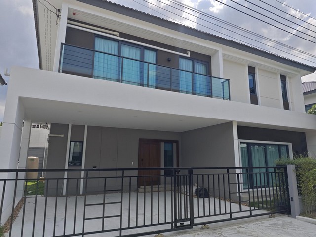 ให้เช่าบ้านเดี่ยว Centro วิภาวดี 64.2 ตร.ว พื้นที่ใช้สอย 274 ตร.ม โซนใกล้สวน เฟอร์นิเจอร์และเครื่องใช้ไฟฟ้าครบครันพร้อมอยู่