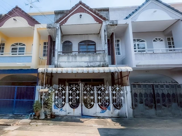 ขายด่วน! ลาดพร้าววังหิน 29 ทาวน์เฮ้าส์ทำเลทอง หมาะสำหรับอยู่อาศัยหรือลงทุน เดินทางสะดวก หาของกินง่าย