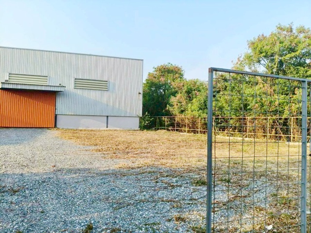 ม.มหิดลศาลายา 1.9 กม.  ทวีวัฒนา ตลาดพุทธมณฑล 1.2กม. ให้เช่าโกดัง 1,305 ตร.ม. 1ไร่ 250ตร.ว. 79,999B-M. รพ.ศาลายา 3.8 กม. ติดถนนใหญ่ ศาลาธรรมสพน์ ทวีวัฒนา พร้อมออฟฟิศ ขนาด 5x5 ตร.ม. 4 น้ำ  ไฟ 3 เฟสทำเลดี เหมาะเป็นศูนย์กระจายสินค้า คลังเก็บสินค้า ขนส่งสะดวก ถ. พุทธมณฑลสาย 3 ขนส่งสายใต้ใหม่Mahidol University Salaya 1.9km. Thawi Watthana Phutthamonthon Market 1.2km. Warehouse for rent 1305sq.m. 1rai 250sq.wa. 79,999B-M. Salaya Hospital 3.8 km. Located on the main road in Sala Thammasop Thawi Watthana Includes office space 5x5 sq.m. 4 water and 3-phase electricity  Good location Ideal fo