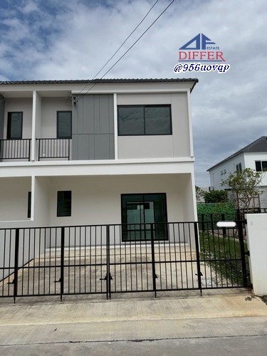 svs299 ให้เช่า ทาวน์โฮม 2 ชั้น The Connect บางนา - ศรีวารี (1)    (บ้านเปล่า) บนถนนวัดศรีวารีน้อย ใกล้สนามบินสุวรรณภูมิตั้งอยู่: ถนนวัดศรีวารีน้อย อ.บางพลี จ.สมุทรปราการสถานที่สำคัญใกล้เคียงKing Power ศรีวารีCentral Villageการไฟฟ้านครหลวง สถานีย่อยบางน้ำจืดม.หัวเฉียววัดศรีวารีน้อยเลควูด คันทรี่คลับสิ่งอำนวยความสะดวกคลับเฮาส์สระว่ายน้ำฟิตเนสสวนสาธารณะสนามเด็กเล่นระบบ Auto Access Cardระบบ CCTVระบ