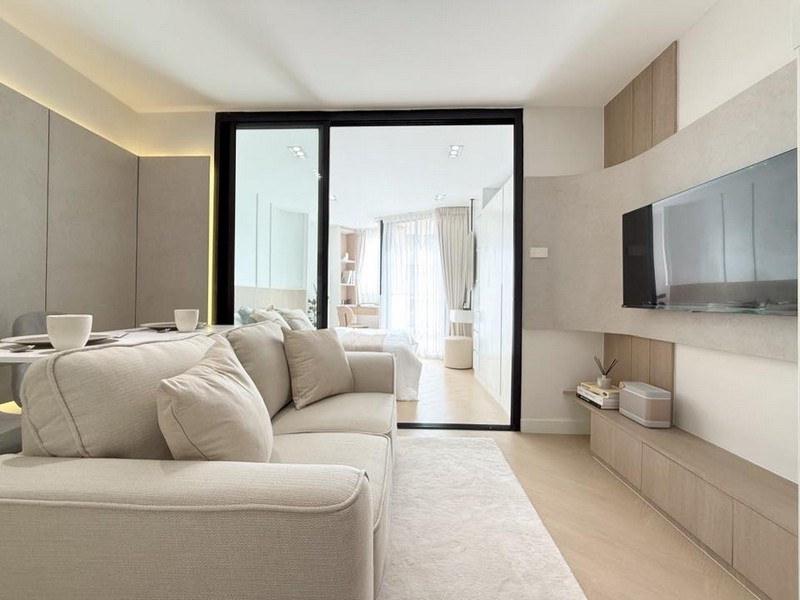 ให้เช่า คอนโด แอสปาย วุฒากาศ 1 นอน 35 ตรม. ชั้น 20 ตกแต่งครบ- 35 ตารางเมตร - ชั้น 20- ตกแต่งครบสถานที่สำคัญใกล้เคียง :- 19 At Chidlom : 30 ม.- 7-11 : 50 ม.- Central ชิดลม : 250 ม.- Mercury Ville : 300 ม.- Central embassy : 450 ม.- Smile Square Bangkok : 500 ม.- Big C ราชดำริ : 550 ม.- Central World : 600 ม.- Wave Place : 650 ม.- Gaysorn Village : 650 ม.- อัมรินทร์ พลาซ่า : 650 ม.- The Palladium : 650 ม.- Park Venture : 700 ม.- The Platinum Fashion Mall : 750 ม.- ประตูน้ำ : 850 ม.- Siam Paragon : 1.3 กม.- Siam Square One : 1.3 กม.- Siam Square : 1.4 กม.- Siam Center : 1.5 กม.- Siam Discovery : 1.7 กม.- MBK : 2 กม.- Robinson อโศก : 2.2 กม.- Terminal 21 : 2.3 กม.- All season place