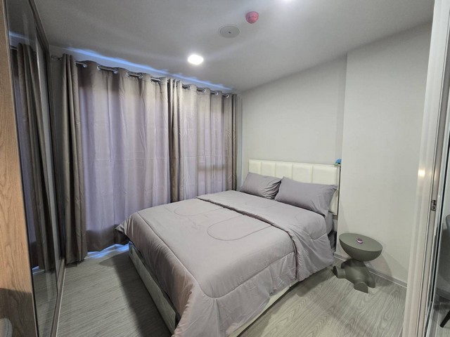 #ปล่อยเช่า คอนโดห้องใหม่ #นักศึกษา 1 ห้องนอน  ห้องสวย เฟอร์เครื่องใช้ไฟฟ้าครบ แต่งบิ้วอินจัดเต็ม เพิ่มพื้นที่ใช้สอยกว้างขวาง พร้อมเข้าอยู่! ค่าเช่าเพียง 15,000 บาทต่อเดือน    ใกล้มหาวิทยาลัยกรุงเทพ เพียง 500 เมตร เดินทางสะดวกมาก คอนโดมีบริการรถรับส่ง Kave Town Island ข้าง ม.กรุงเทพ รปภ 24 ชั่วโมง ปลอดภัย เดินทางสะดวกหลายเส้นทาง พร้อมฟิตเนส สระว่ายน้ำ สวนสาธารณะ  โรงพยาบาล ตอบ