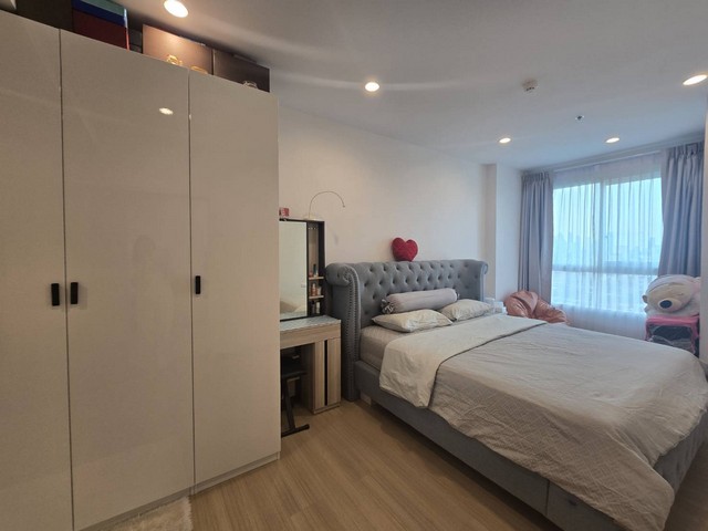 #ปล่อยเช่า #ห้องใหญ่มาก เฟอร์ครบ พร้อมอยู่ #คอนโด ชั้น 19 วิวเมือง มีระเบียง เพียง 23,000 บาท ต่อเดือน ใกล้BRT ถนนจันทร์เพียง 9 นาที พระราม 3 สาทร ใกล้เซ็นทรัลพระราม 3 Terminal 21 ถนนนราธิวาส  ศุภาลัย ไลท์พระราม3  ห้องสวย ขนาดใหญ่ วิวสวย ตกแต่งแล้วสไตล์โมเดิร์น พร้อมเข้าอยู่ ทำเลดี เดินทางสะดวก ใกล้ที่ทำงาน ดูแลง่าย ปลอดภัย สวนขนาดใหญ่สระน้ำ ฟิตเนส Co working space รายละเอียดบ้าน พื้นที่ใ