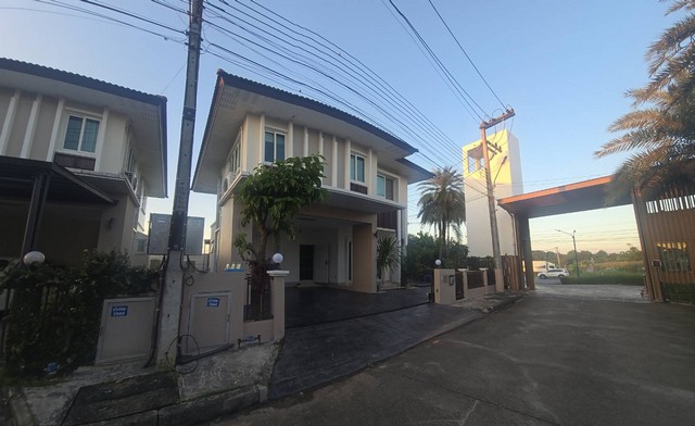 ขายบ้านเดี่ยว 2 ชั้น สันนาเม็ง สันทราย เชียงใหม่  พร้อมเฟอร์นิเจอร์  ราคาถูกกว่าประเมินขายบ้านเดี่ยว 2 ชั้น ทำเลสันนาเม็ง อ.สันทราย เชียงใหม่ บ้านพร้อมอยู่ สภาพดี ขายต่ำกว่าราคาประเมิน เหมาะสำหรับครอบครัวที่มองหาบ้านอยู่จริงหรือผู้ที่ต้องการลงทุนในทำเลคุณภาพ จุดเด่นของบ้าน (SEO Keywords)บ้านเดี่ยวสันทราย เชียงใหม่บ้านพร้อมเฟอร์นิเจอร์บ้านราคาต่ำกว่าประเมิน