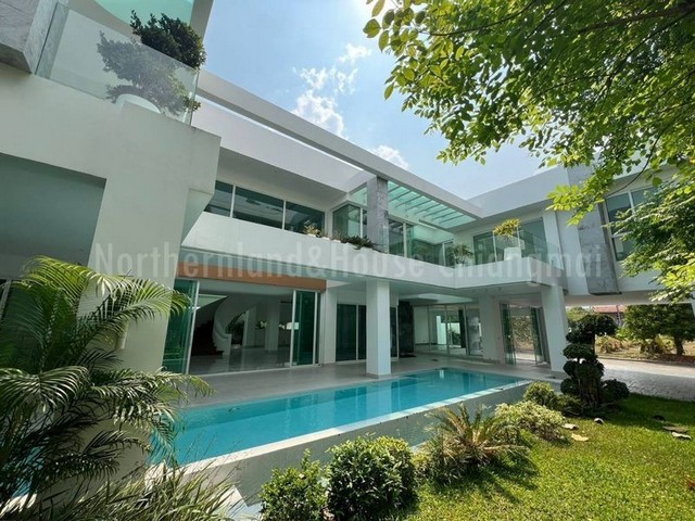 บ้านสุดหรู ราคา 31.5 ล้าน (บ้านเปล่า) 215 ตรว. #หางดง #หนองควาย บ้านสร้างใหม่ 2 ชั้น #สไตล์โมเดิร์นลักชัวรี่ #บ้านในโครงการ เนื้อที่กว้างขวาง ฟังก์ชั่นเยอะ สะดวกสบายสุดๆ ที่ดิน 215 ตารางวาบ้าน 900 ตารางเมตร8 ห้องนอน 7 ห้องน้ำ3 ที่จอดรถ EV2+2ที่จอดรถsuper car/EVเป็นห้องจอดรถติดแอร์สระว่ายน้ำ 2.50×13.90 ม.ห้องเก็บรถติดแอร์ห้องเก็บของห้องนอนแม่บ้าน และห้องน้ำครัวไทย ติดแอร์ครัวฝรั่งส่วนร