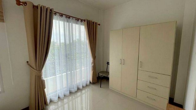 M650509เช่า บ้านเดี่ยว ภัทรีดาวิลล่า 1 – เมืองปทุมธานี (ซอยวัดไพร่ฟ้า)???? ราคาเช่า: 15,000 บาท/เดือนบ้านหลังมุม น่าอยู่ พื้นที่ใช้สอย 135 ตร.ม. พร้อมเฟอร์นิเจอร์ครบ เข้าอยู่ได้ทันที บรรยากาศเงียบสงบ เดินทางสะดวก???? รายละเอียดบ้านบ้านเดี่ยวพื้นที่ใช้สอย 135 ตร.ม.3 ห้องนอน 2 ห้องน้ำ1 ที่จอดรถ (หน้าบ้านจอดเพิ่มได้)หลังมุม บริเวณกว้าง โปร่งมี ศาลาไม้แดงหน้าบ้าน???? เฟอร์นิเจอร์ครบช