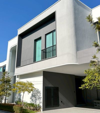 เริ่มต้นเพียง 8.59 ล้านบาท*บ้านเดี่ยว – วังตาล, หางดง(Thera Thamm) โครงการบ้านเดี่ยวระดับรางวัล Best Housing Development (Chiang Mai)จาก PropertyGuru Thailand Property Award 2025 .บ้านเดี่ยวดีไซน์ Timeless Futurism – ความงามเหนือกาลเวลา สำหรับเพียง 49 ครอบครัวพิเศษบนพื้นที่ดินเริ่มต้น 56 ตร.วา พื้นที่ใช้สอย 212–258 ตร.ม..ราคาเริ่มต้นเพียง 8.59 ล้านบาท*แบบบ้านให้เลือก 2 แบบType A• 4 ห้องนอน• 3 ห้องน้ำ• พื้นที่ใช้สอย ~212 ตร.ม.• ที่ดินเริ่มต้น 56 ตร.วาราค