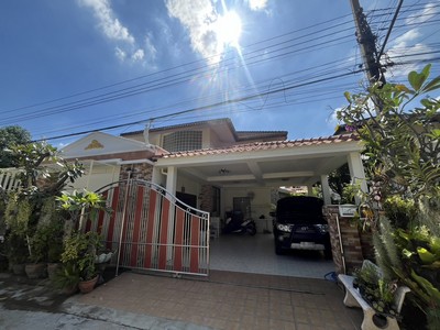 ฟังก์ชั่นครบ พื้นที่ใช้สอยเพียบ!!! ขายบ้านเดี่ยว โครงการ หมู่บ้านชมเพลิน ซอยหมู่บ้านเศรษฐกิจ 46  ต่อเติมเยอะ รองรับครอบครัวใหญ่ พร้อมอยู่ทันที!.บ้านเดี่ยวทำเลดี ฟังก์ชันครบ พร้อมต่อเติมพื้นที่ ใช้งานได้จริงทั้งด้านหน้าและด้านหลัง เหมาะมากสำหรับครอบครัวที่ต้องการพื้นที่ใช้สอยกว้าง และบ้านพร้อมอยู่โดยไม่ต้องรีโนเวทใหญ่ .รายละเอียดทรัพย์- บ้านเดี่ยว 2 ช