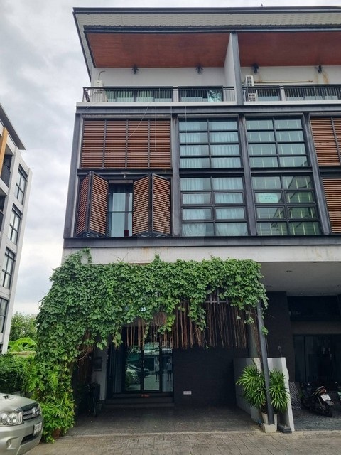 พหลโยธิน 79 Nue Connex Donmueang คอนโดใหม่ บนถนนวิภาวดีรังสิต ทำเลใกล้สนามบินดอนเมือง เดินทางสะดวกทั้งรถยนต์และรถไฟฟ้า ยูนิต 2 ห้องนอน 1 ห้องน้ำ ขนาด 35 ตร.ม. ชั้น7 ตึก C7 ค่าเช่า 12,999-13,499 บาทต่อเดือน ห้องพร้อมอยู่ บรรยากาศเงียบเป็นส่วนตัว พร้อมส่วนกลางขนาดใหญ่ของโครงการPhahonyothin 79 Nue Connex Donmueang, a new condo on Vibhavadi Rangsit Road, located near Don Mueang Airport, convenient for both car and train travel. This 2-bedroom, 1-bathroom unit is 35 sq m. on the 7th floor of Building C7. Rent is 12,999-13,499 baht per month. The room is ready to move in. The atmos