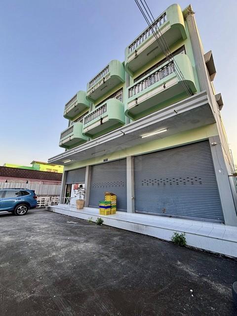 ให้เช่าบ้านเดี่ยวสไตล์อาคารพาณิชย์ 2.5 ชั้น 100 ตรว. ซอยลาซาล24 สุขุมวิท 105 เหมาะทำโฮมออฟฟิศ โกดัง หรือโรงงานขนาดเล็กติดต่อ:: ณัฐชยา (ชยา) โทร/ID Line:: 0942823961Link Line:: https://line.me/ti/p/3xFA1An8Kcรหัส# T25-875บ้านเดี่ยวสไตล์อาคารพาณิชย์ 2.5 ชั้น ซอยลาซาล24 สุขุมวิท 105เหมาะทำโฮมออฟฟิศ โกดัง หรือโรงงานขนาดเล็ก-- จำนวนชั้น : 2 ชั้นเต็ม + 1 ชั้นลอย-- ขนาด 100 ตรว-- พื้นที่ใช้สอย 320 ตรม.-- ที่จอดรถได้อีก 3-4 คัน( ถ้าลูกค้าต้อง