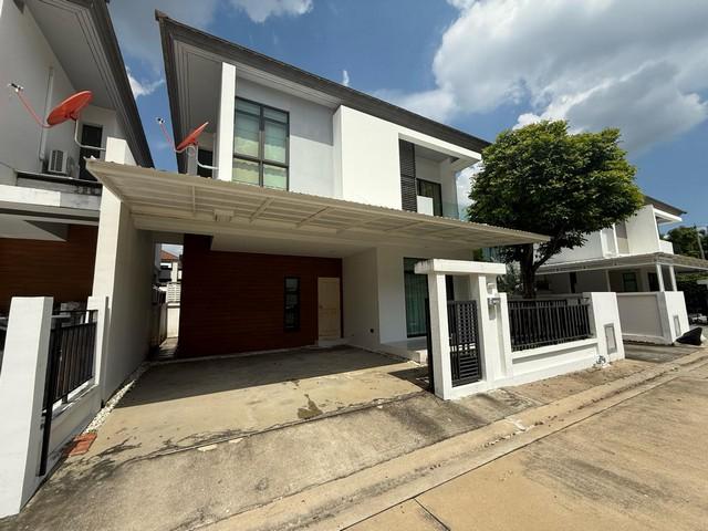 ให้เช่าบ้านเดี่ยวหลังมุม 3 ห้องนอน 3 ห้องน้ำ รามคำแหง 94 ใกล้ สถาบันบัณฑิตพัฒนบริหารศาสตร์ (NIDA)ติดต่อAgent : คุณเด่นชัย: 09-8481-8989:06-2839-4747ID Line :0984818989: https://line.me/ti/p/ezz8HbMifzWhatsApp :+66984818989: แอดไลน์ แคปหน้าจอสอบถามได้เลยครับโครงการ, ออร่า รามคำแหง 94บ้าน 2 ชั้น 38 ตารางวา 120 ตารางเมตร3 ห้องนอน 3 ห้องน้ำ แอร์ 4 เครื่อง2 ที่จอดรถเฟอร์นิเจอร์ครบใกล้ สถาบันบัณฑิตพัฒนบริหารศาสตร์ (NIDA), โรงเรียนเตรียมอุดมน้อมเกล้