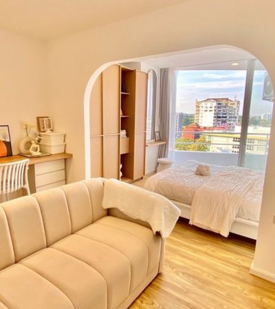 ราคา 1.89 ล้านบาท*JC Hill Place Condo. (เจซี ฮิลล์ คอนโด) – ห้องมุม วิวดอยสุเทพ ชั้น 11โซนเจ็ดยอด ใกล้ มช./เมญ่า/นิมมาน___ไฮไลต์ห้องนี้ที่คุณต้องรักห้องมุม ชั้นสูง วิวดอยสุเทพ + วิวเมืองแบบพาโนรามา 180°มี ระเบียงส่วนตัว ลมดีทั้งวันขนาด 28 ตร.ม. ฟังก์ชันจัดสัดส่วนลงตัวห้องนอน / ห้องนั่งเล่น / โซนทำงาน / ครัวปิด กั้นกระจกเป็นสัดส่วนแต่งใหม่ทั้งห้อง + เฟอร์นิเจอร์ครบชุด พร้อมเข้าอยู่ทัน