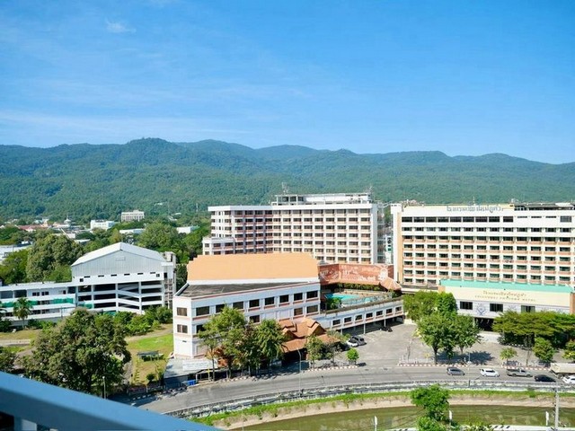 คุ้มสุดๆ 4.49 ล้าน #ชมดอย คอนโด (ตึกเหลี่ยม) 73 ตร.ม. 2 นอน 2 น้ำ Rare Duplex Penthouse Room ห้องหายาก #วิวดอยสุเทพเต็มตา รายละเอียดห้องแบบ Duplex 2 ชั้นพื้นที่ใช้สอย 73 ตร.ม. | 2 ห้องนอน 2 ห้องน้ำชั้น 1: ห้องนั่งเล่นกว้าง, โซนครัวแยก, ห้องน้ำแขกชั้น 2: 2 ห้องนอน (Master Bedroom วิวดอยสุเทพ), ห้องน้ำกลางระเบียงกว้าง เปิดรับวิวภูเขาโดยตรงสิ่งอำนวยความสะดวก สระว่ายน้ำ |  ฟิตเนส |  ที่จอดรถ |  รปภ. 24 ชม.เฟอร์นิเจอร์ & เค