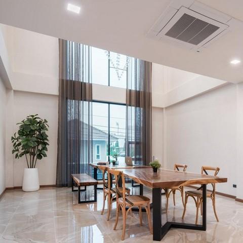 ให้เช่าทาวน์โฮม3.5ชั้นห้องมุมย่านนาคนิวาสลาดพร้าว71โชคชัย4 ตกแต่งพร้อมอยู่ไม่มีค่าส่วนกลางใกล้เซ็นทรัล อีสต์วิลล์ ใกล้ทางด่วน ใกล้MRTลาดพร้าว71,MRTโชคชัย4ราคาเช่า 60,000 บาท / เดือน (สัญญาขั้นต่ำ 1 ปี ประกัน 2 เดือน ล่วงหน้า 1 เดือน )ราคาขาย 11,000,000 บาทที่ตั้ง ถนนนาคนิวาส ซอยนาคนิวาส 37 แขวงลาดพร้าว เขตลาดพร้าว กรุงเทพมหานคร 10230https://www.facebook.com/profile.php?id=61581484955548ติดต่อ : คุณภัสพงณ์ 063-409-8164Line : deedaa23เน