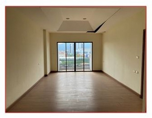  รหัสทรัพย์ (Code ID) :  PM-ASMEC0169  ราคา    2,614,000 บาท (ราคาต่อรองได้) ▸ เนื้อที่  - ตร.ว  พื้นที่ใช้สอย 65.99 ตารางเมตร   ▸ - ห้องนอน - ห้องน้ำ          ▸ 1 ที่จอดรถ   คอนโดหันไปทางทิศ   พิกัดทรัพย์ :   https://maps.app.goo.gl/ccdL85nW6VRYmMq58  สถานที่ใกล้เคียง ▸ใกล้โฮมโปร เชียงใหม่ ▸ใกล้บิ๊กซี เอ็กซ์ตร้า เชียงใหม่ 2 ▸ใกล้อินเด็กซ์ ลิฟวิ่งมอลล์ เชียงใหม่ ▸ใกล้เซ็นทรัล เชียงใหม่  สอบถามเพิ่มเติม / นัดชม โทร. 097-419-5982(พลอย) โทร. 096-932-4624(ออ