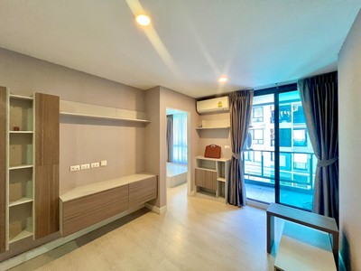 เฟอร์ Modernform ทั้งห้อง ทำเลโคตรดี ขายคอนโด เดอะคิวบ์ พลัส มีนบุรี (The Cube Plus Minburi) ใกล้รถไฟฟ้า.ขายคอนโด เดอะคิวบ์ พลัส มีนบุรี (The Cube Plus Minburi)ที่ตั้ง: ถนนสีหบุรานุกิจ - ถนนสุวินทวงศ์ มีนบุรี กทม.แผนที่: maps.app.goo.gl/z5EgVumeXgfc24JR7.Highlight:- ใกล้ MRT สถานีตลาดมีนบุรี 550 เมตร- ห้องวิวสระว่ายน้ำ ผ่อนคลายสบายตา- สะดวกมาก เข้า-ออก ได้ 2 ฝั่ง ถนนสุวินทวงศ์ และ ถนนสีหบุรานุกิจ- ทำเลหัวมุม 4 แยกหลัก ปล่อยเช่าง่าย หา