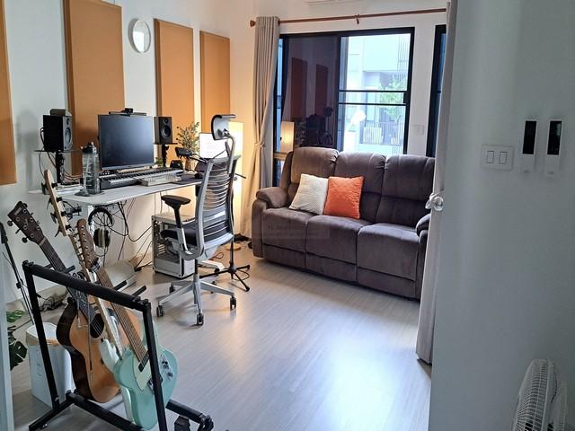 ขายทาวน์โฮม โครงการ สัมมากร อเวนิว รามอินทรา-วงแหวน Sammakorn Avenue Ramintra – Wongwaen เฟอร์พร้อมอยู่ ใกล้แฟชั่นไอซ์แลนด์*** ราคาขาย 4,500,000 บาท ต่อรองได้ติดต่อ คุณช่อผกา 0616198565 LINE 0616198565หากไม่รับสาย รบกวนขอความกรุณาลูกค้า @line ทิ้งรูปและข้อมูลไว้นะคะhttps://line.me/ti/p/zu0mm-ozFXทาว์โฮม 3 ชั้น สัมมากร อเวนิว รามอินทรา–วงแหวน (แบบบ้าน CENTRIC)- เนื้อที่ 21 ตารางวา- พื้นที่ใหญ่ 194 ตร.ม.- 3 ห้องนอน 3 ห้องน้ำ- หน้ากว้าง 5.7 เมตร ช