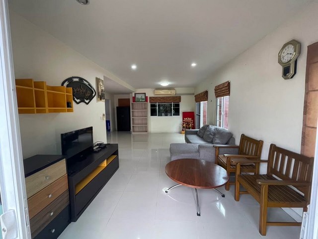 P558 ให้เช่า ขาย บ้านเดี่ยว ภัสสร วัชรพล วงแหวน ภัสสร 19 PASSORN WATCHARAPOL-WONGWAN หน้าโครงการมี 7-11 ถนนจตุโชติราคาเช่า 25,000 บาท/เดือนราคาขาย 4,700,000 บาทติดต่อ คุณช่อผกา 0616198565 LINE 0616198565หากไม่รับสาย รบกวนขอความกรุณาลูกค้า @line ทิ้งรูปและข้อมูลไว้นะคะhttps://line.me/ti/p/zu0mm-ozFX-บ้านเดี่ยว ภัสสร วัชรพล วงแหวน (ภัสสร 19)-ที่ดินขนาด 60 ตารางวา-3 ห้องนอน 2 ห้องน้ำ-จอดรถ 2 คัน-เครื่องใช้ไฟฟ้า เช่น เครื่องซักผ้า ตู้เย็น โต๊ะอ