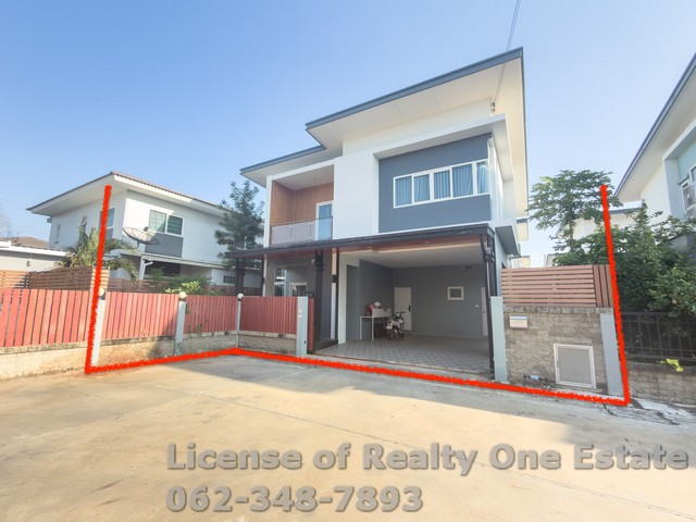 M0401ขายบ้านเดี่ยว 2 ชั้น – La Villa Posch (ลา วิลล์ล่า พอชช์) อยุธยาหลังสวย ท้ายซอย เป็นส่วนตัว พร้อมอยู่ 100% จุดเด่นที่สุดของหลังนี้ (ที่คนหาเจอแล้วต้องหยุดอ่าน)•บ้านท้ายซอย พื้นที่รอบบ้านมากกว่า ไม่ถูกรถพลุกพล่าน•หันหน้าทิศเหนือ อยู่ร่ม เย็นสบาย ประหยัดไฟ•ที่ดิน 57.10 ตร.ว. | พื้นที่ใช้สอย 192 ตร.ม. ฟังก์ชันครบแบบบ้านไซส์ใหญ่•3 ห้องนอน | 2 ห้องน้ำ | จอดรถ 2 คัน•ต่อเติมครบ – ครัวไทย