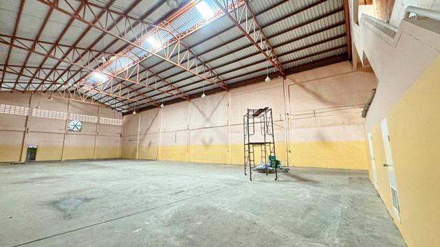 มี รง.4 ให้เช่าโรงงาน พร้อม ออฟฟิศ 800ตร.ม. ไทวัสดุ มหาชัย 2.3กม. 200ตร.วา. รร.บ้านบางปิ้ง 1.9 กม. มหาชัยเมืองใหม่ สมุทรสาคร 79,998B-M. ตลาด พันท้ายนรสิงห์  3.2 กม.หาของกินง่าย เดินทางสะดวกรถใหญ่เข้า-ออกสะดวกFactory License 4 Thai Watsadu Mahachai 2.3km. Factory with office for rent 800 sq.m. 200 sq.wa.  Ban Bang Ping School 1.9 km. Mahachai Muang Mai Samut Sakhon 79,998B-M. Phanthai Norasing Market 3.2 km. Easy access to food and transportation. Large vehicles can enter and exit easily.วงแหวนกาญจนา ถ.พระราม 2 เอกชัย - บางบอน ตำบล นาดี อำเภอเมืองสมุทรสาคร สมุทรส