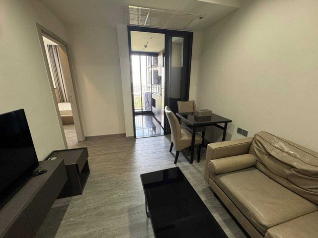 AOM 2420ให้เช่าคอนโดห้องชุด​ The​ Line​ Jatujak​-Mochit​ 32 ตร.ม​ 1​ นอน​ 1​ น้ำ​ ชั้น 38 พร้อมเฟอร์ ใกล้​ BTS​ Mochit, MRT​ Chatuchak โครงการ THE LINE Jatujak - Mochit เดอะ ไลน์ จตุจักร-หมอชิต ถนน พหลโยธิน แขวงจอมพล เขตจตุจักร,กรุงเทพมหานคร   1  ห้องนอน   1   ห้องน้ำ  ใช้สอย   32.00 ตร.ม.ราคาเช่า 22,000 / เดือนจุดเด่น1.เดินทางสะดวกด้วยรถสาธารณะและรถยนต์ส่วนตัว2.ใกล้แหล่งช๊อปปิ้ง, ซูเปอร์มาร์เก็ต3.ติดกับทางเชื่อมถนนหลายสายเช่น​ จตุจั