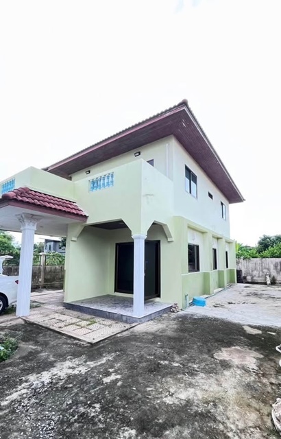 ตลาดธนบุรี สนามหลวง2 2.7 กม. ม.กรุงเทพธนบุรี 1.2 กม. ให้เช่าบ้านเดี่ยว 2 ชั้น 70ตร.วา. 280ตร.ม. 3 นอน 2 น้ำ พร้อมแอร์ เดอะโฟร์ท สาย4 1.7 กม.  11,999-12,999 B-M.หาของกินง่าย ตลาดพุทธมณฑล 2.5 กม. แหล่งท่องเที่ยว ไชน่าทาวน์ ศาลายาพุทธมณฑล  แยก-ทวีวัฒนา Thonburi Market SanamLuang2 2.7km away. 2-story detached house for rent 70sq.wa. 280sq.m. Bangkok Thonburi University 1.2 km. The Fourth Sai4 1.7 km  3 bed 2 bath air 11,999-12,999B-M. Easy access to food Phutthamonthon Market 2.5 km. Tourist attractions include Chinatown Salaya Phutthamonthon Thawi Watthana Intersection แยก-ทวีวัฒนา พุทธมณฑลสาย 4 แขวงทว