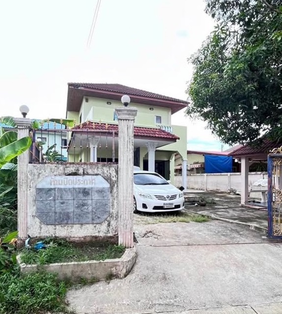 เดอะโฟร์ท สาย4 1.7 กม. ตลาดธนบุรี สนามหลวง2 2.7 กม. ม.กรุงเทพธนบุรี 1.2 กม. ให้เช่าบ้านเดี่ยว 2 ชั้น 70ตร.วา. 280ตร.ม. 3 นอน 2 น้ำ พร้อมแอร์ 11,999-12,999 B-M.หาของกินง่าย ตลาดพุทธมณฑล 2.5 กม. แหล่งท่องเที่ยว ไชน่าทาวน์ ศาลายาพุทธมณฑล  แยก-ทวีวัฒนา The Fourth Sai4 1.7 km Thonburi Market SanamLuang2 2.7km away. 2-story detached house for rent 70sq.wa. 280sq.m. Bangkok Thonburi University 1.2 km. 3 bed 2 bath air 11,999-12,999B-M. Easy access to food Phutthamonthon Market 2.5 km. Tourist attractions include Chinatown Salaya Phutthamonthon Thawi Watthana Intersection แยก-ทวีวัฒนา พุทธมณฑลสาย 4 แขวงทว