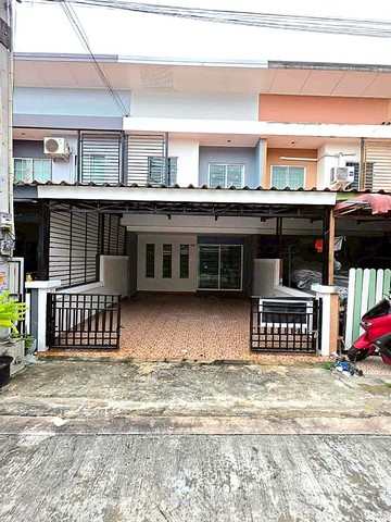 #ขายทาวน์เฮ้าส์พานทองชลบุรี???? ทาวน์เฮ้าส์ 2 ชั้น หมู่บ้านสิรัชชาธานี???? พานทอง (ติดนิคมอมตะชลบุรี) ????เนื้อที่ 20 ตรว.???? 3 นอน ???? 2 น้ำ ???? จอดรถได้ 1 คัน????ราคา 1.59 ล้านบาท-------------------------------????✅️ฟรี โอน✅ฟรี ดาวน์✅ฟรี ประเมิน✅ฟรี โรงจอดรถ✅️ฟรี ต่อเติมหลังบ้าน✅️ฟรี เคาว์เตอร์ครัว✅️ฟรี ปั้มน้ำ,แทงค์น้ำ✅ฟรี มิเตอร์น้ำ✅ฟรี มิเตอร์ไฟฟ้า✅ฟรี เดินเรื่องกู้แบงค์---------------------------------???? จุดเด่นทำเล:?