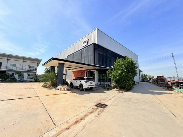 ขาย โกดัง+โรงงาน ( มี ร.ง4 + 106 ) สมุทรปราการ      พิกัดตำแหน่ง -173 ถ. สุขสวัสดิ์-วัดสาขลา-ต. นาเกลือ-อ. พระสมุทรเจดีย์ -จ. สมุทรปราการ #พิกัดhttps://maps.app.goo.gl/tBMVBiyBhKVj7Pyc8?g_st=ic       #เสนอราคาขายที่   29  ล้าน ( โอน 50:50 )         #สนใจติดต่อ k. วสันต์ 0843602431                   https://lin.ee/8KCT8jY#รายละเอียดเพิ่มเติม    - พื้นที่ 2 ไร่ 3 งาน  30 ต.ร.วา 1.) อาคารโรงงาน ขนาด 24 x 30 เมตร สูง 8 เมตร จํานวน 1 หลัง- สำนักงาน 2 ชั้น- โกดังเก็บของขนาดใหญ่2.) บ้านพัก 2 ชั้น 