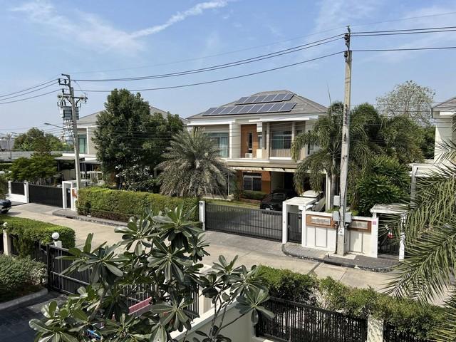 ให้เช่าบ้านเดี่ยวหรู 2 ชั้น โครงการเพอร์เฟค มาสเตอร์พีซ สุขุมวิท 77 เฟส 3 ใกล้ The Paseo ลาดกระบังราคาเช่า 170,000 บาท / เดือน ( สัญญาขั้นต่ำ 1 ปี ประกัน 3 เดือน ล่วงหน้า 1 เดือน )ที่ตั้ง ถนนลาดกระบัง ซอยลาดกระบัง 20/3 แขวงลาดกระบัง เขตลาดกระบัง กรุงเทพมหานคร 10520ติดต่อ : คุณภัสพงณ์ 0634098164Line : binkem22https://www.facebook.com/profile.php?id=61581484955548เนื้อที่ 107.7 ตารางวา พื้นที่ใช้สอย 250 ตารางเมตร จำนวน 2 ชั้น 3 ห้องนอนบน 4 ห้องน้ำ