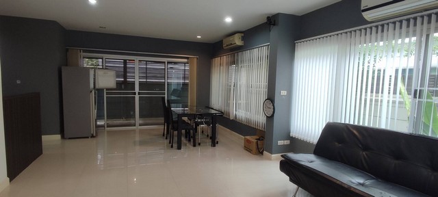 ให้เช่าบ้านเดี่ยว2ชั้นเลี้ยงสัตว์ได้ย่านลาดปลาเค้าเกษตรนวมินทร์หมู่บ้านอารียาเมทโทรเกษตร-นวมินทร์พร้อมอยู่Areeya Metro Kaset-Nawaminราคาเช่า 40,000 บาทต่อเดือน (ประกัน 2 เดือน , ล่วงหน้า 1 เดือน)***กรณีเลี้ยงสัตว์ประกัน 3 เดือน ล่วงหน้า 1 เดือน ***ที่ตั้ง: ถนนลาดปลาเค้า แขวงจรเข้บัว เขตลาดพร้าว กรุงเทพมหานคร 10230https://www.facebook.com/profile.php?id=61581484955548ติดต่อ : คุณภัสพงณ์ 063-409-8164Line : deedaa23เนื้อที่ 50.2 ตรว. พื้นที่ใช