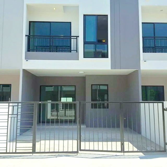  ให้เช่าคฤหาสน์ 2 ชั้น พร้อมเฟอร์ฯ โรบินสัน ฟิวเจอร์พาร์ค รังสิต 2.5กม. 4ห้องนอน เซนทรัล 13,998B-M.ถ.รังสิต-นครนายก1 ให้เช่าทาวน์โฮม 2ชั้น พร้อมเฟอร์ฯ เครื่องใช้ไฟฟ้า 2น้ำ 19ตร.วา. 190ตร.ม. ม.กรุงเทพ รังสิต 2.9กม. สะดวกสบาย ปลอดภัย ตลาดรังสิต 3.0 กม. ถ.รังสิต-นครนายก ฟิวเจอร์พาร์ค  แหล่งชุมชน เหมาะกับอยู่อาศัย โฮมออฟฟิศ  Future Park Rangsit 2.5km. 4bedroom 2-storey mansion for rent fully furnished Robinson Central 2bath 19sq.wa. 190sq.m. Bangkok University Rangsit 2.9km. Convenient safe and in a com