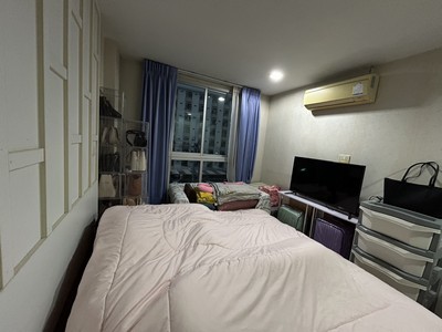 คอนโดราคาต่ำที่สุดในโครงการ !!! เหมาะกับผู้ที่มองหาทรัพย์พร้อมปล่อยเช่าได้ทันทีในทำเลแหล่งงาน โรงเรียน และโรงพยาบาล รายล้อมด้วยชุมชนและร้านค้าต่าง ๆขายคอนโด 1 นอน 31 ตร.ม. เดอะกั๊ม คอนโดมิเนียม ตึก D ( The Kump condominium A B C D )ชั้น 4 ต. คลองตำหรุ อ. เมืองชลบุรี ชลบุรี.ที่ตั้ง:ซอยสาธิตเกษตร–ทองหลาง 2 เลี่ยงเมืองชลบุรี ต.คลองตำหรุ อ.เมืองชลบุรี ชลบุรี 20000Google Maps: https://maps.app.goo.gl/jE15kQ1kgSYTaRKXA?g_st=il.รายล