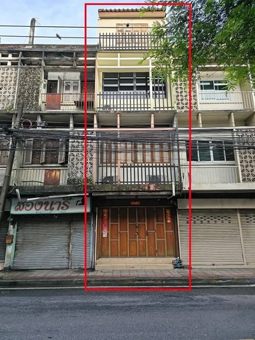 ขาย/เช่า อาคารพาณิชย์ 4 ชั้น เนื้อที่ 15 ตร.ว ติดริมถนน ทำเลทองย่านห้วยขวาง เดินทางสะดวก เชื่อมต่อได้ทั้ง สุทธิสาร – ลาดพร้าวรายละเอียดบ้าน• พื้นที่ดิน 15 ตร.ว. จำนวน 4 ชั้น• 3 ห้องนอน | 3 ห้องน้ำ | ด้านล่างทำการค้าได้ | 1 ห้องครัว• แอร์ 1 ตัว (ด้านล่างสำหรับทำ office หรือค้าขาย)• ปั๊มน้ำ,แทงค์น้ำสำรองทำเล• เดินทางสะดวก เข้า–ออกได้หลายเส้นทาง: สุทธิสาร, ลาดพร้าว, วิภาวดี, รัชดา, 