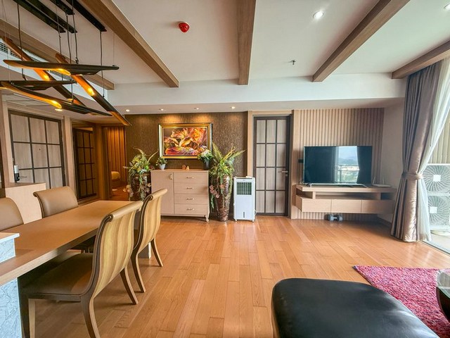 TEL:088-559 5199 คุณเอLine:https://line.me/ti/p/C0eGe0whLXขาย / ให้เช่า คอนโด มารีน่า เบย์ฟร้อนท์ ศรีราชาพิกัด : ศรีราชา ชลบุรีราคาขาย 10,500,000 บาทค่าธรรมเนียมโอน คนละครึ่งให้เช่า 45,000 บาท/เดือน สัญญา 1 ปีมัดจำ 2 เดือน + ชำระล่วงหน้า 1 เดือนขนาด 88 ตารางเมตร ชั้น 11 Sea view2 ห้องนอน 2 ห้องน้ำ1 ห้องโถง1 ครัวสิ่งอำนวยความสะดวกโครงการ - ลิฟท์ - ที่จอดรถ - การรักษาความปลอดภัย 24 ชั่วโมง - กล้องวงจรปิด - สระว่ายน้ำ- ห้องเซาว์น